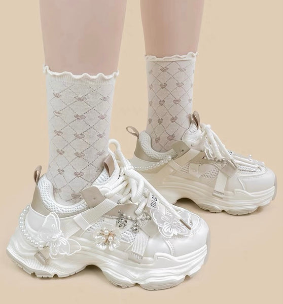 Pretty White Sports Shoes PN7143