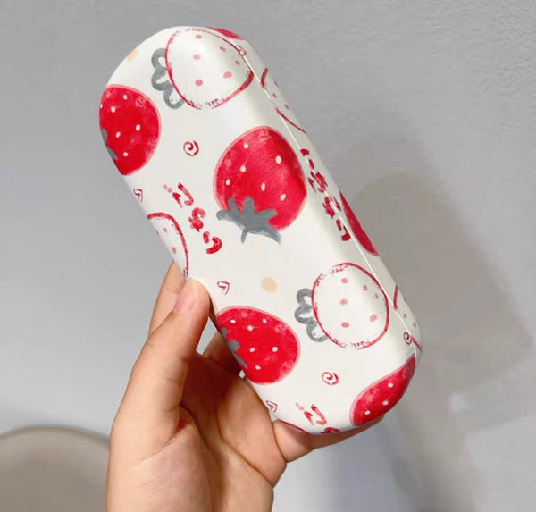 Kawaii Strawberry Glasses Case PN7328