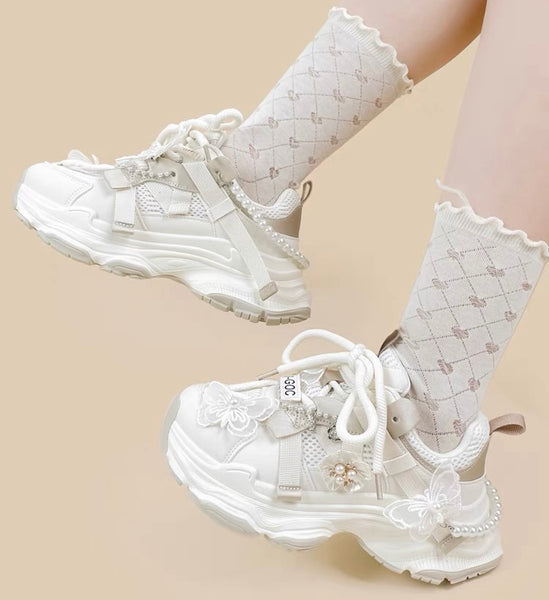 Pretty White Sports Shoes PN7143