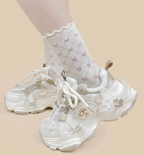 Pretty White Sports Shoes PN7143