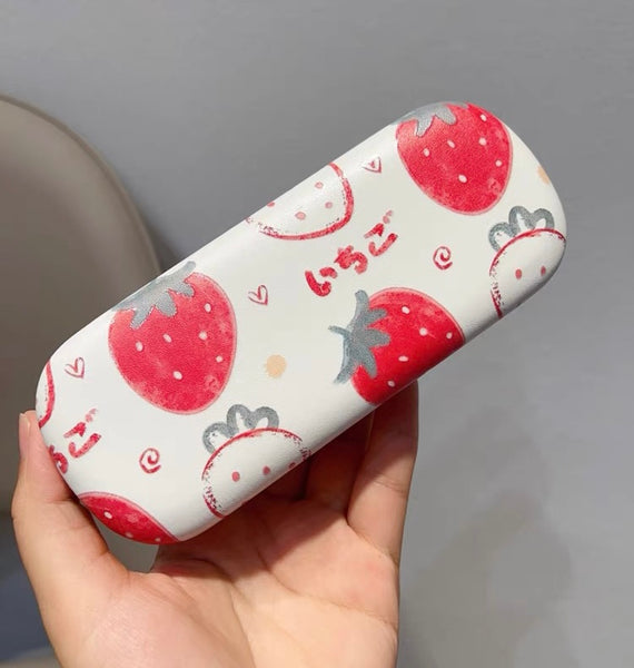 Kawaii Strawberry Glasses Case PN7328