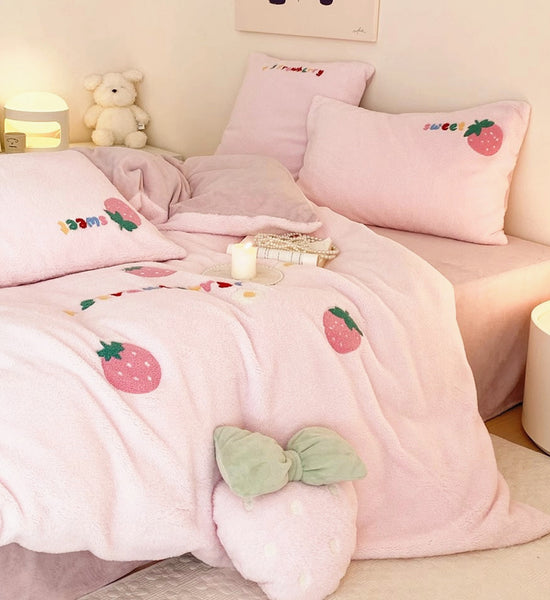 Fashion Strawberry Bedding Set PN6337