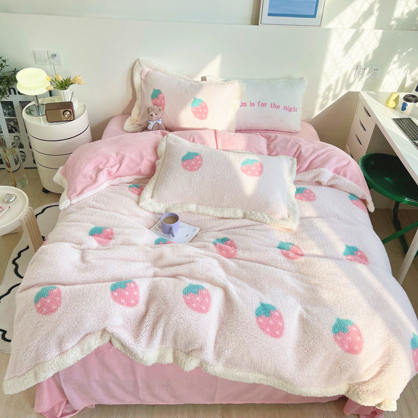 Soft Strawberry Bedding Set PN5428