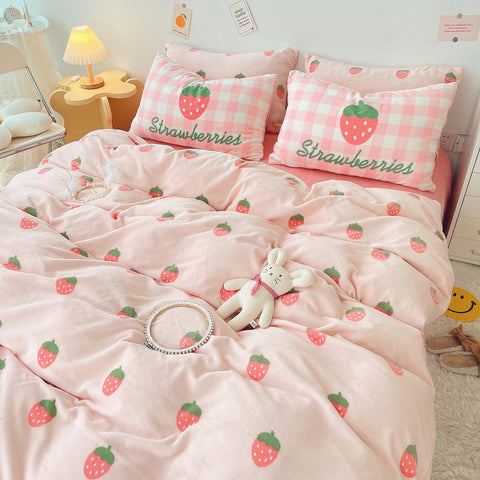 Soft Strawberry Bedding Set PN4271