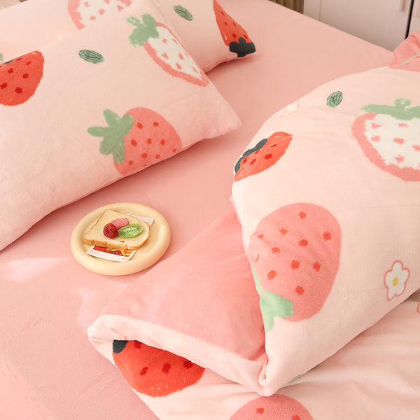 Soft Strawberry Bedding Set PN4593